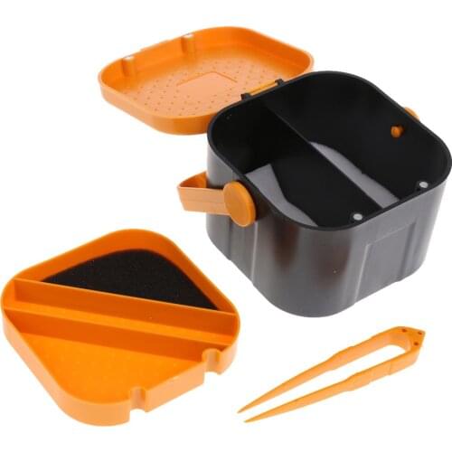 Double-layer Plastic Fishing Live Lures Baits Box Double Layer Earthworm Worm Tackle Box 10 x 10 x 7.5cm