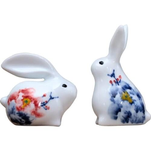 Rabbit ornaments ceramic ornaments creative lovely living room rabbit ornaments Jingdezhen blue and white hand-painted rabbit cr