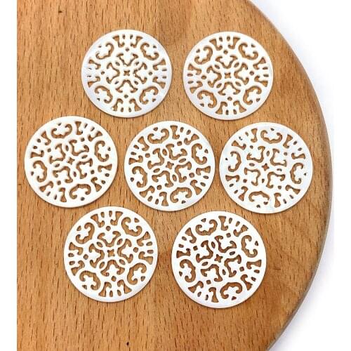 2pcs/pack Natural Freshwater Pearl Shell Carving Loose Beads Round Shape White Color DY for Making Necklace Bracelets 25mm Size