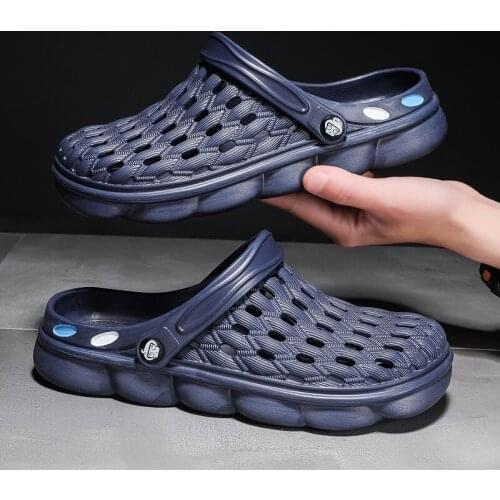 Summer Fashion Mens Sandals Crocse Outdoor Beach Sandals Crok Shoes Couple Clogs Slippers Light Soft-soled EVA Slippers Sandals