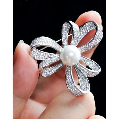 Fashion Classic Bowknot Brooch Pin For Women Coat Suit Accessories High Quality Cubic Zirconia Bowknot Scarf Pins Jewellery