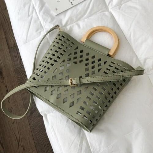 Summer Hollow Out Basket Women Beach Bags Wooden Handle Tote bags Large Capacity Girls Shoulder Messenger Bags 2019 V5-63