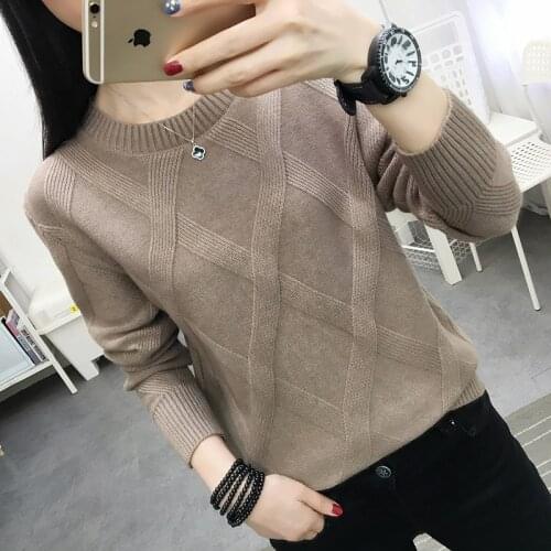 The new round collar turtleneck sweater female a loose diamond base coat brim autumn outfit brief paragraph sweater