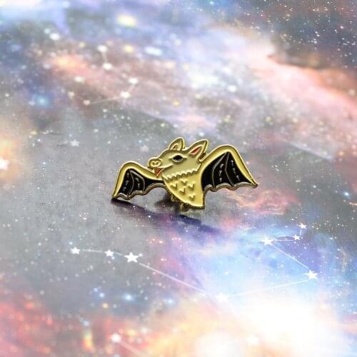 New cartoon bat animal shape metal brooch creative trend fashion decoration brooch to give a friend a gift