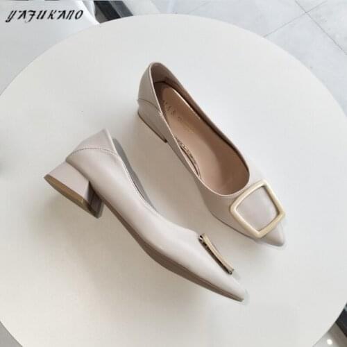 2021 New Pointed Toe Thick Heel High Heels Low Heel Office Work Shoes Metal Square Buckle Decorate Boat Shoes Simple Women pumps