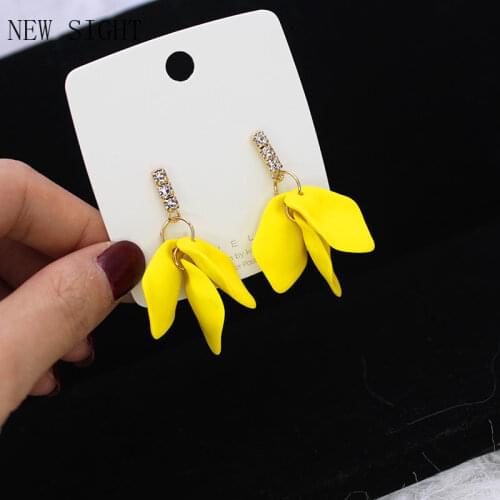 Shiny Side Leaves Stud Earrings for Women Simple Style Crystal Earrings
