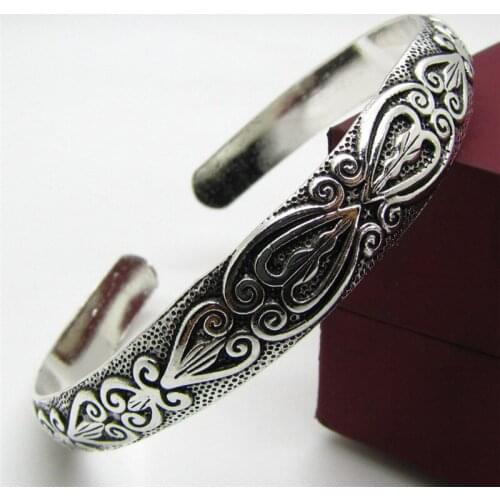 KvJJL Rigid Bracelets