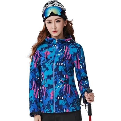 Hot Outdoor Fleece Hooded Soft Shell Coats Women Camouflage Climbing Hiking Outerwear Winter Thermal Windproof Waterproof Jacket