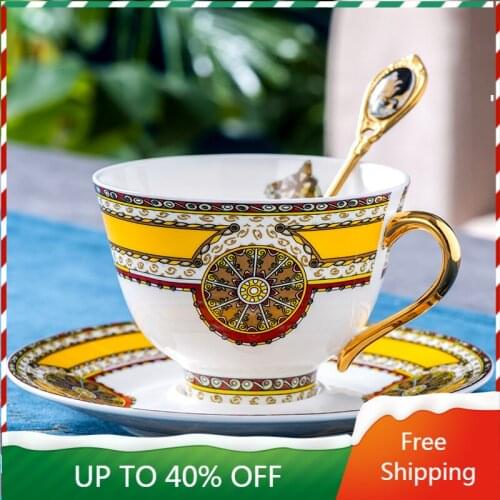 Luxury British European Style Retro Coffee Cup Bone China Tea Set Porcelain Fashion Design Porcelana Porcelain Dinner Set AA50BD
