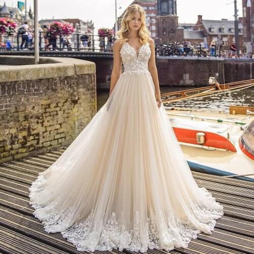 V-neck A Line Champagne Wedding Dresses Ivory Lace Appliques Backless Sweep Train Bridal Gowns robe de soirée de mariage