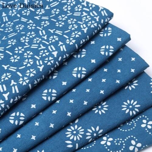 100%Cotton Traditional Handmade Plant Batik Dyeing Light Blue Calico Flower Star Fabric for DIY Decor Cushion Apparel Tablecloth