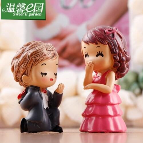 Micro Landscape Lovers Couples Bridegroom and Bride Doll Model Art Craft Birthday Cake Creative Decoration