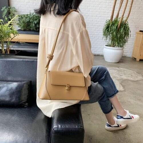 Autumn womens bag 2020 New Retro armpit bag French stick small womens bag versatile shoulder bag 2020 new fashion outdoor mess