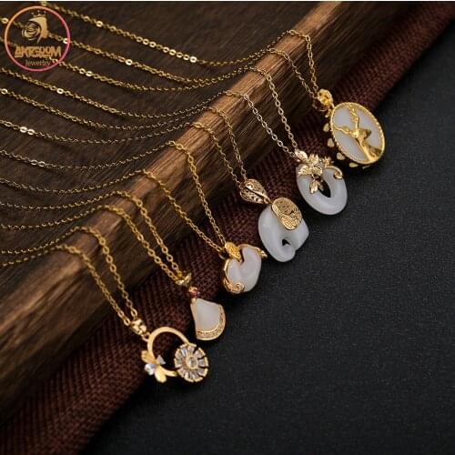 Akizoom Vintage White Hetian Jade Elephant Pendant 18K Gold Plated Chain Necklace Copper Metal Choker Jewelry for Women Gift