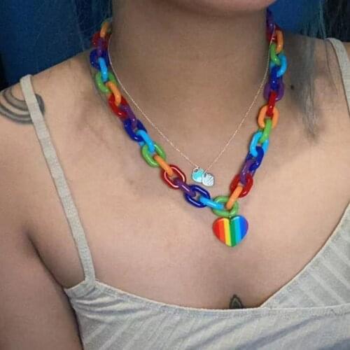 Acrylic Rainbow heart lesbian necklaces for teenage egirls plastic resin chunky bisexual necklace for couples lovers y2k jewel