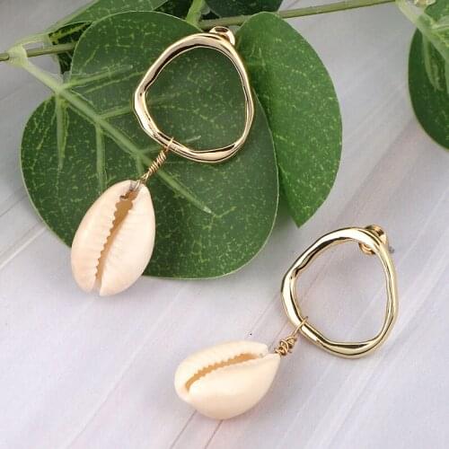 LEADERBEADS Simple Design Natural Shell Drop Earrings for Womens Charm Jewelry Korean fashion Gold Dangle Earrings Jewelry