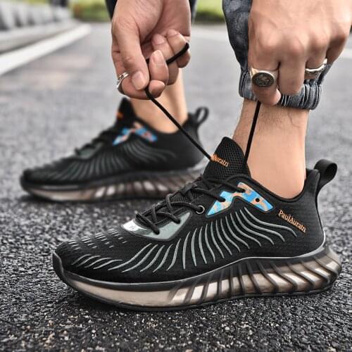 Trendy Men Reflective Running Shoes Breathable Mesh Sneakers High Quality Comfortable Lightweight White Jogging Shoes Zapatillas