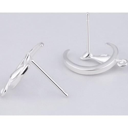 MEYRROYU 925 Sterling Silver Creative Design Cat Sitting On Moon Stud Earrings Female Sweet Romantic Ear Jewelry All-match Gifts