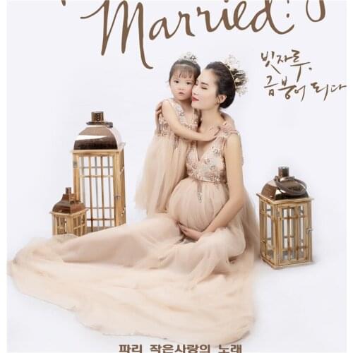 Beige Mum and Me Outfits Chiffon Bottom Train Mother Daughter Dress Oversized Maternity Weddinng Gown for Photo Shoots