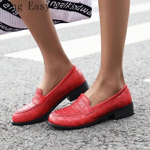 Snake Womens Flat Shoes Elegant Casual Western Oxford Shoes for Women Loafers Brand Design Flats Shoes Female New 2021 Spring