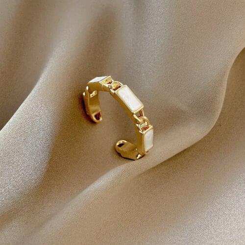 Retro light luxury temperament ring woman INS fashion personality bone ring ring Korean version of simple hand ornaments
