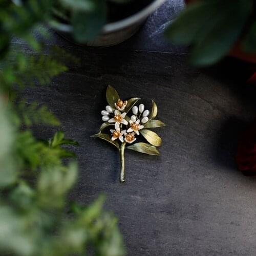 High quality orange flower brooch womens vintage clothing accessories pearl flower brooches gift
