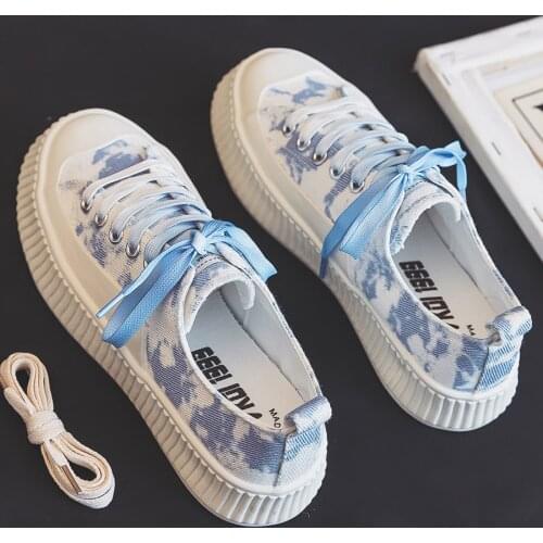 Canvas Shoes Womens 2021 New Spring Summer Thick Soled Shoes Casual White Shoes Girl Sneakers Printing Dyeing Lace Up Low Rise