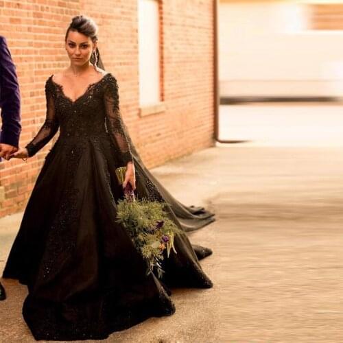 Black Ball Gown Gothic Wedding Dresses V Neck Long Sleeve Lace Appliques Garden Wedding Gown Sequined Tulle Garden Bridal Dress