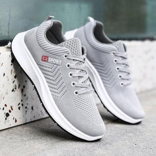 Summer Men Flying Woven Sneakers 2021 New Ventilation Mens Shoes Popular Leisure Running Shoes Tourism Mountaineering Shoes