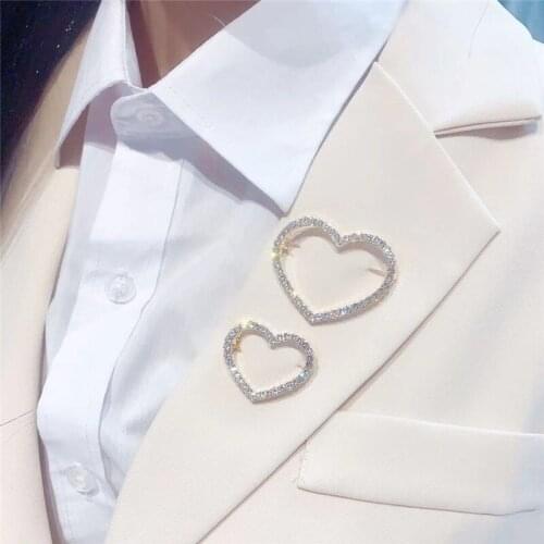 Fashion Trend Brooches For Women Men Heart Star round Clothing Lapel Sweater Backpack Pins Ornaments Wedding Anniversary Gifts