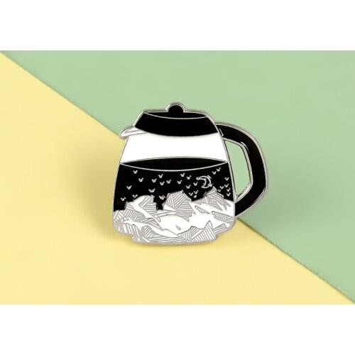 Starry sky Kettle Pins Natural Night Scene Enamel Metal Pins Creative Brooches Badges Lapel Clothes Bag Pins Women Jewelry Gifts