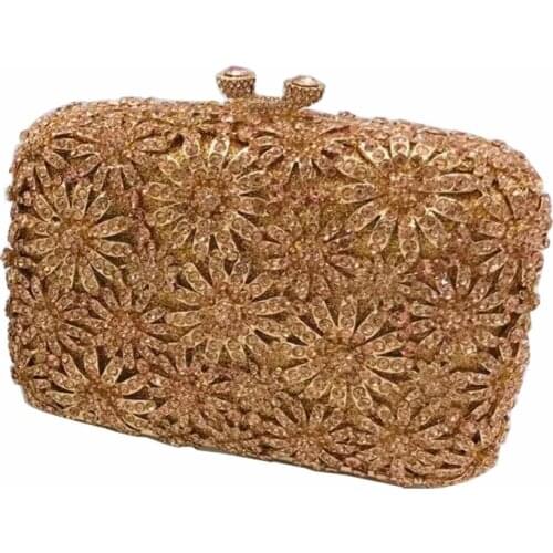 The new Italian metal ladies' clutches craft fabrics, ladies attend the party, the clutches show the temperament