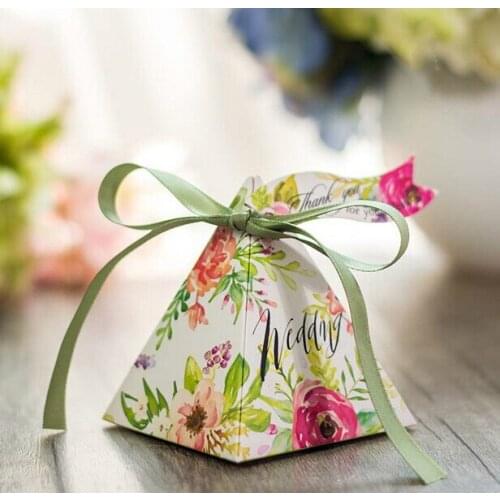 50 x Beautuful Triangular Green Flower Wedding Candy Box with ribbon bow Thank you cards New Creative Wedding Favor Gift boxes
