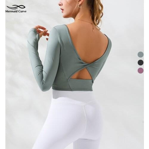 Wunder Train Cropped Long Sleeve Thumbholes Yoga Shirts Removable Padding Women Yoga T-shirts Twist U-shaped Open Back Yoga Top