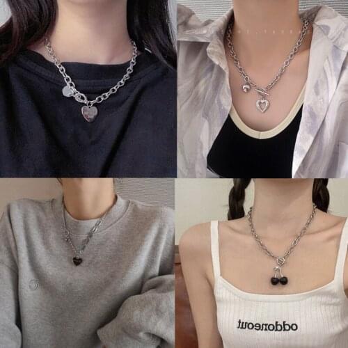 Retro hip-hop love necklace female ins tide net red niche design sense simple temperament clavicle chain short necklace