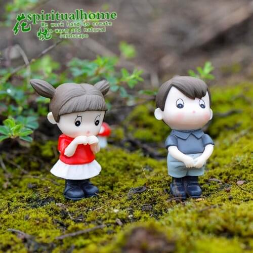 2 Pcs The Little Girl Couple Moss Micro-landscape Zakka Mini Resin Crafts Ornaments DIY Cake Accessories Miniature Landscape