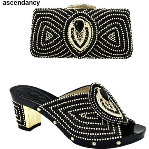 Latest Nigerian Women Shoes and Bag Set Decorated with Rhinestone African Women Party Pumps Designer Shoes Women Luxury 2019