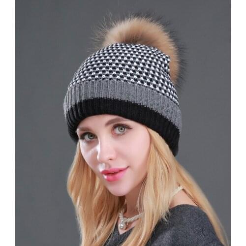 Women Hat Winter Raccoon Fur Pompom Beanie Warm Knit Skiing Outdoor Accessory Girl Teenagers Adult