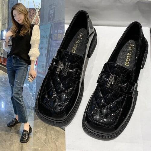 The New Womens Leather Shoes Womens Soft Leather Retro Fashion Lothy Shoes