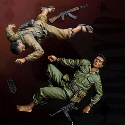 2pcs Wounded Soldier Resin Figure 1/35 Scale Model Kit Assembly Models Kit Resin Colorless Self-Assembled Toy No.587
