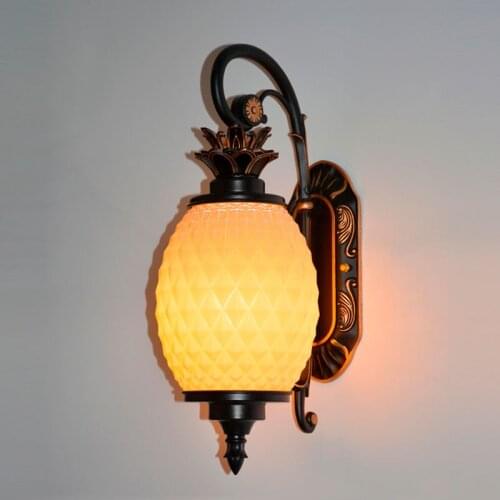 Outdoor waterproof wall lamp personality pineapple garden balcony exterior wall lamp creative outdoor villa exterior wall lamp