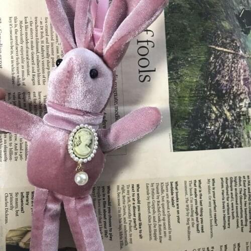 1 Pair Vintage Earrings Carved Women Exquisite Retro Luxury Fashion Ear Stud Ears Clip Badge Noble Elegant Jewelry Lady Women