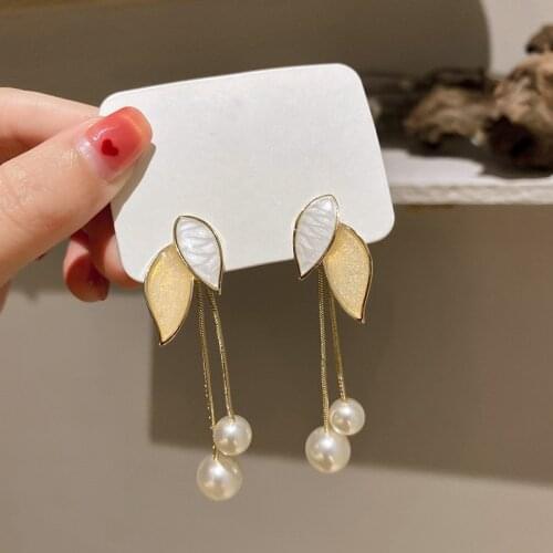 2021 New Korean Fashion Sweet Pearl Contracted Long Drop Earrings Geometric Elegant Fine Leaves Modelling Women Earrings