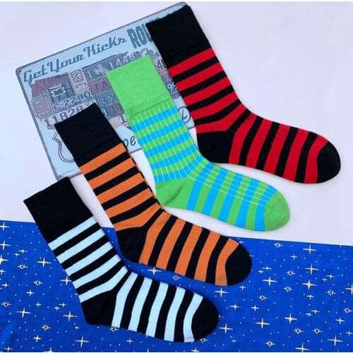New four colors ladies striped socks autumn students in sock men and women couples cotton socks fashion wild