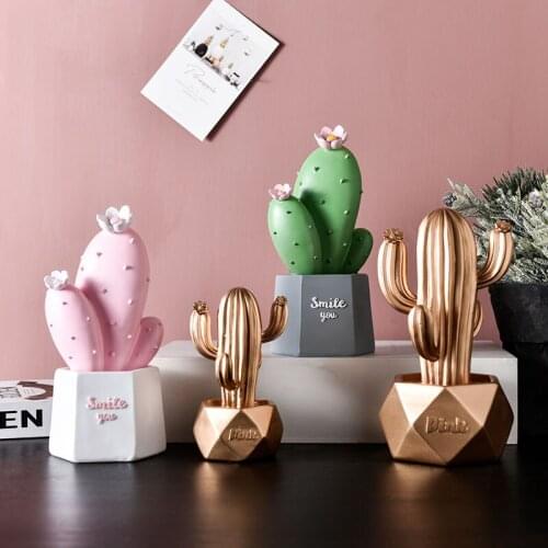 European Girly Heart Resin Cactus Decoration Home Bedroom Livingroom Figurines Crafts Coffee Table Office Desktop Ornaments Art