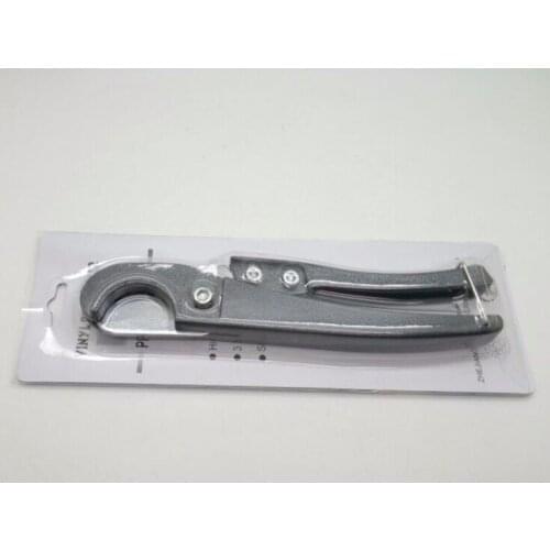 E250 Pipe Cutter Handle Cutting Tool Ratcheting PVC Pipe Cutter Plier Plastic Pipe and Tubing Cutter