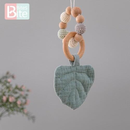 1Pc Baby Wooden Teether Leaves BPA Free Wood Ring Rattle Plush Animal Teeth Pendant Baby Play Gym Toy Childrens Good Nurse Gift