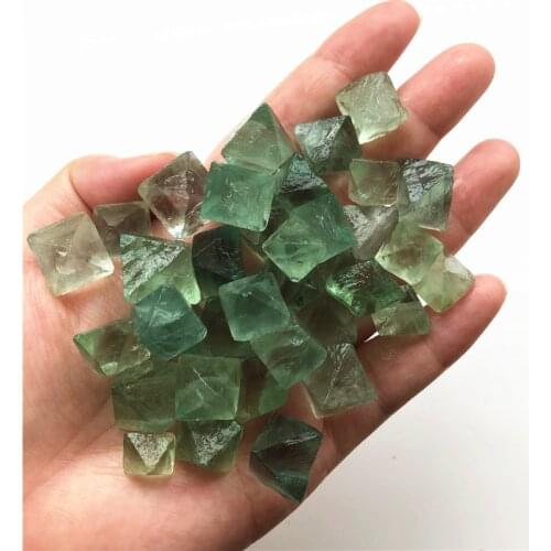 10-20mm Natural Crystal Specimen Green Fluorite Octahedron Stones Healing Crystal Gemstones Natural Quartz Crystals 50g