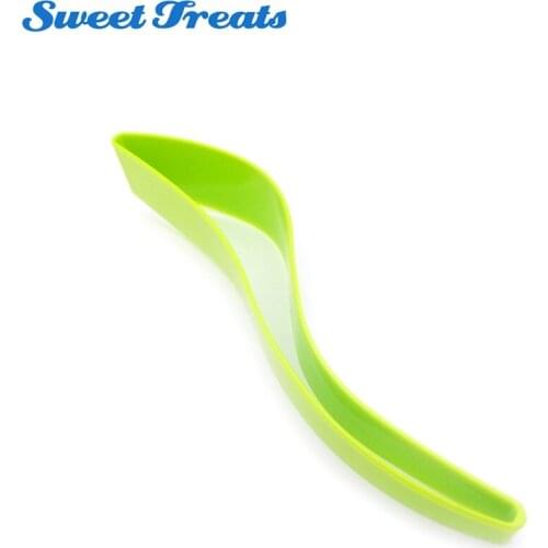 Sweettreats New Cake Pie Slicer Sheet Guide Cutter Server Bread Slice Knife Kitchen Gadget