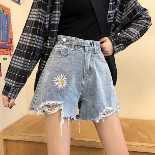 Little daisy ripped jeans women summer 2020 new Korean super shorts women summer high waist wide leg pants pants